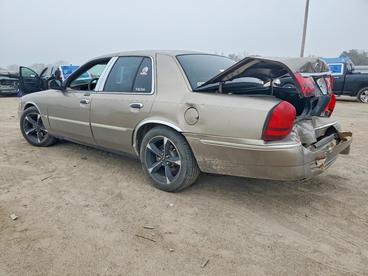 2004 MERCURY GRAND MARQUIS LS photo 2