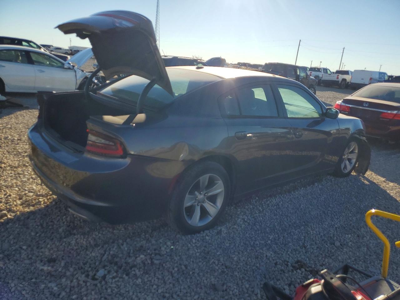 2015 DODGE CHARGER SE photo 3
