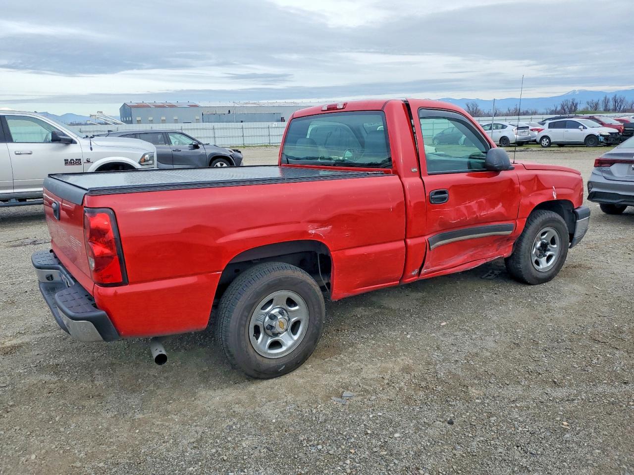 2004 CHEVROLET SILVERADO C1500 photo 3