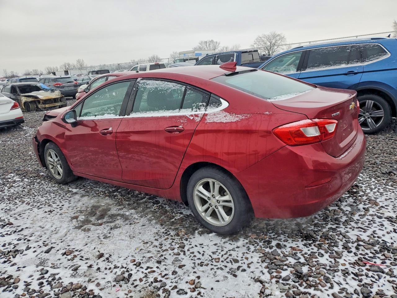 2017 CHEVROLET CRUZE LT photo 2
