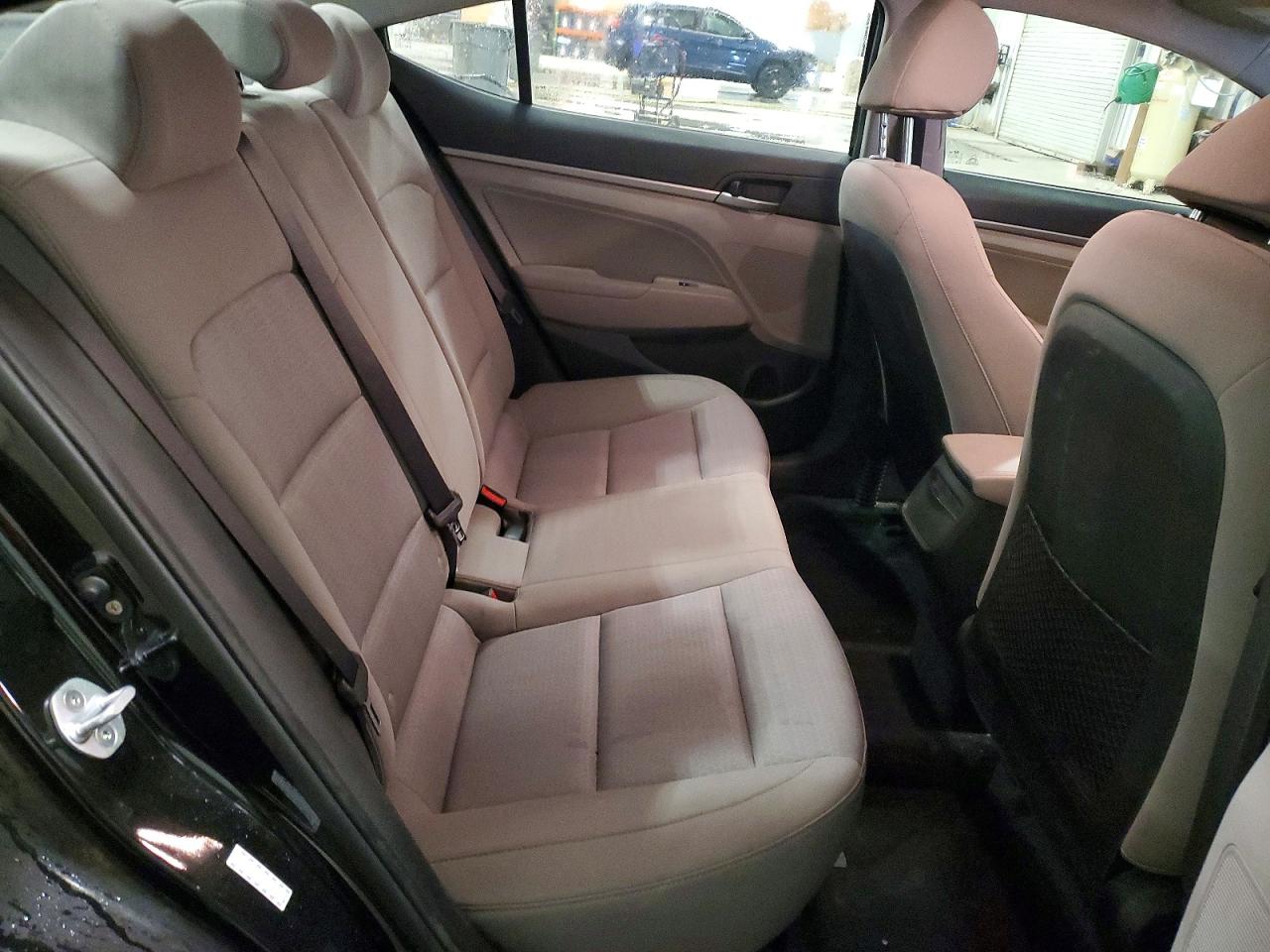2017 HYUNDAI ELANTRA SE photo 10