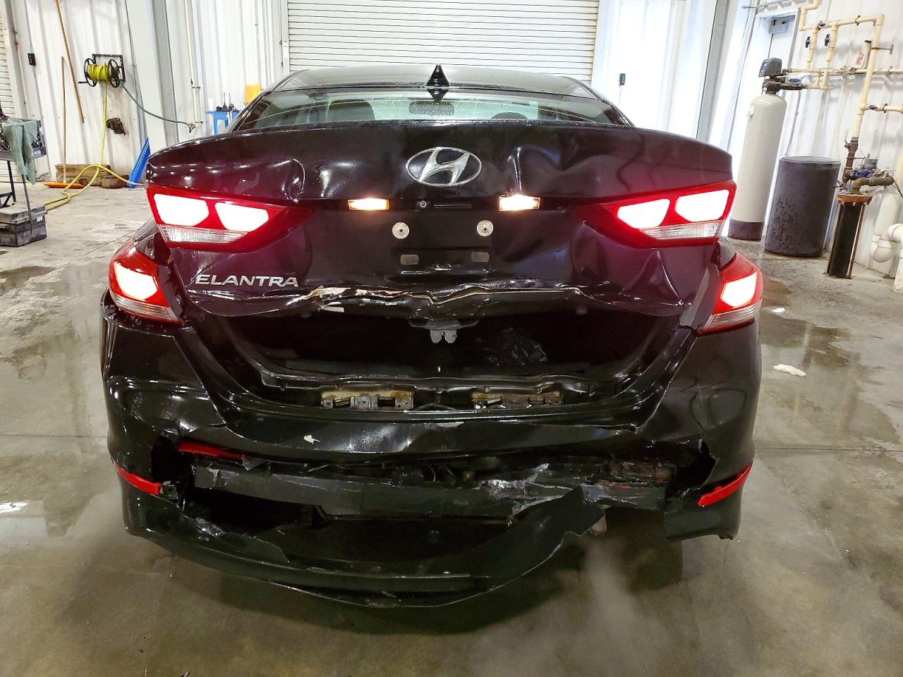 2017 HYUNDAI ELANTRA SE photo 6