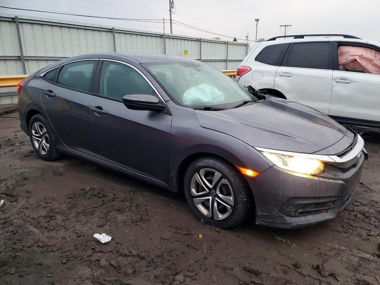 2017 HONDA CIVIC LX photo 4