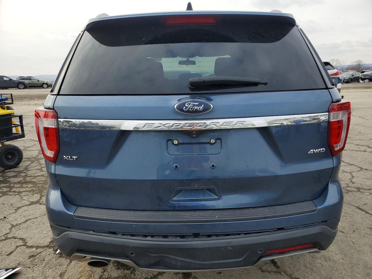 2018 FORD EXPLORER XLT photo 6