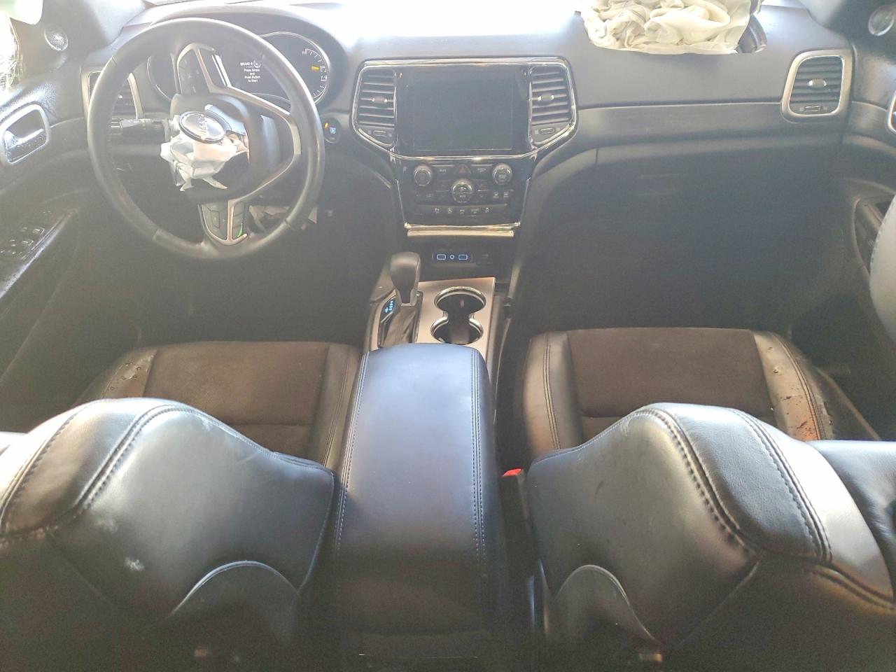 2019 JEEP GRAND CHEROKEE LAREDO photo 8