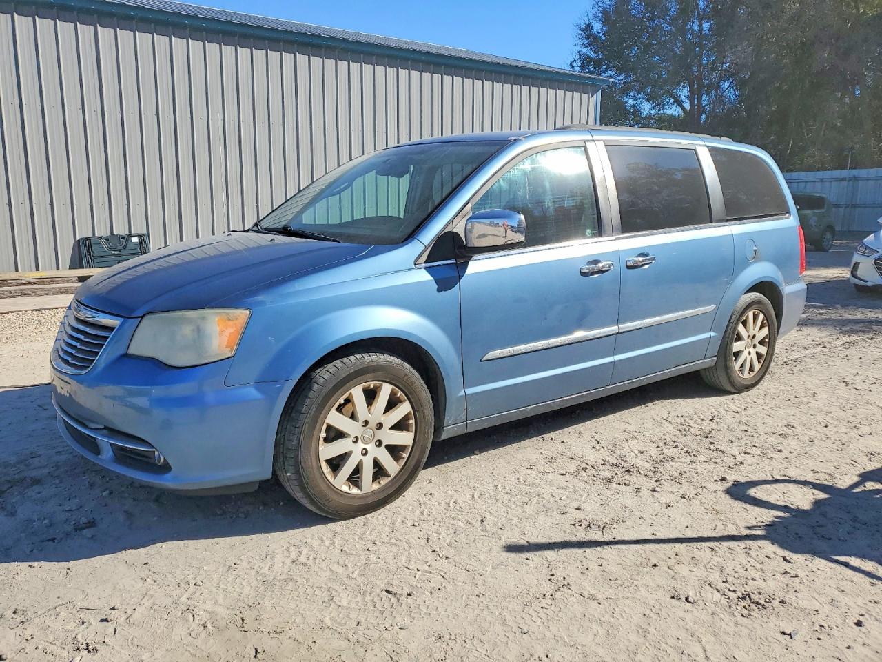 2011 CHRYSLER TOWN & COUNTRY