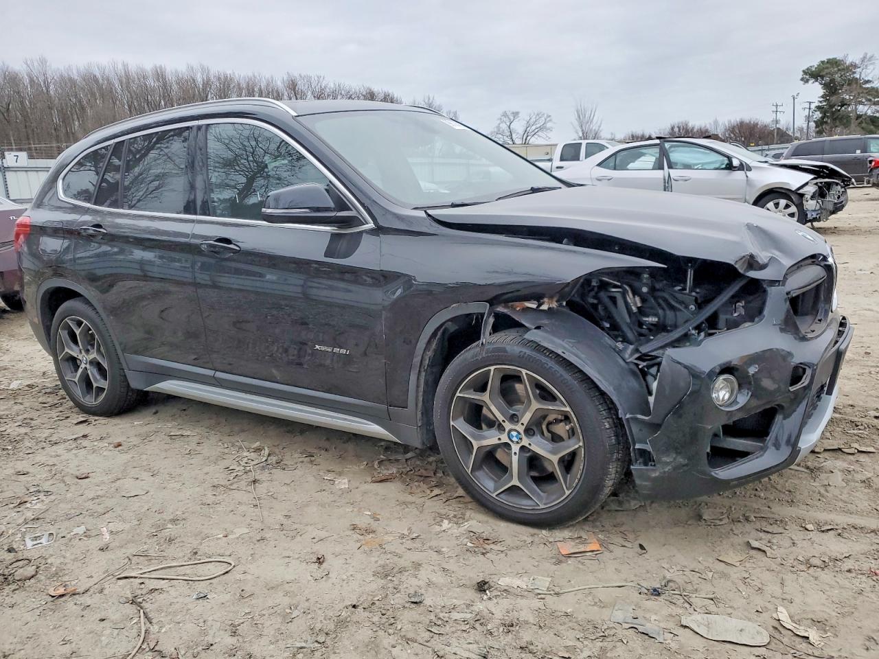2016 BMW X1 XDRIVE28I photo 4