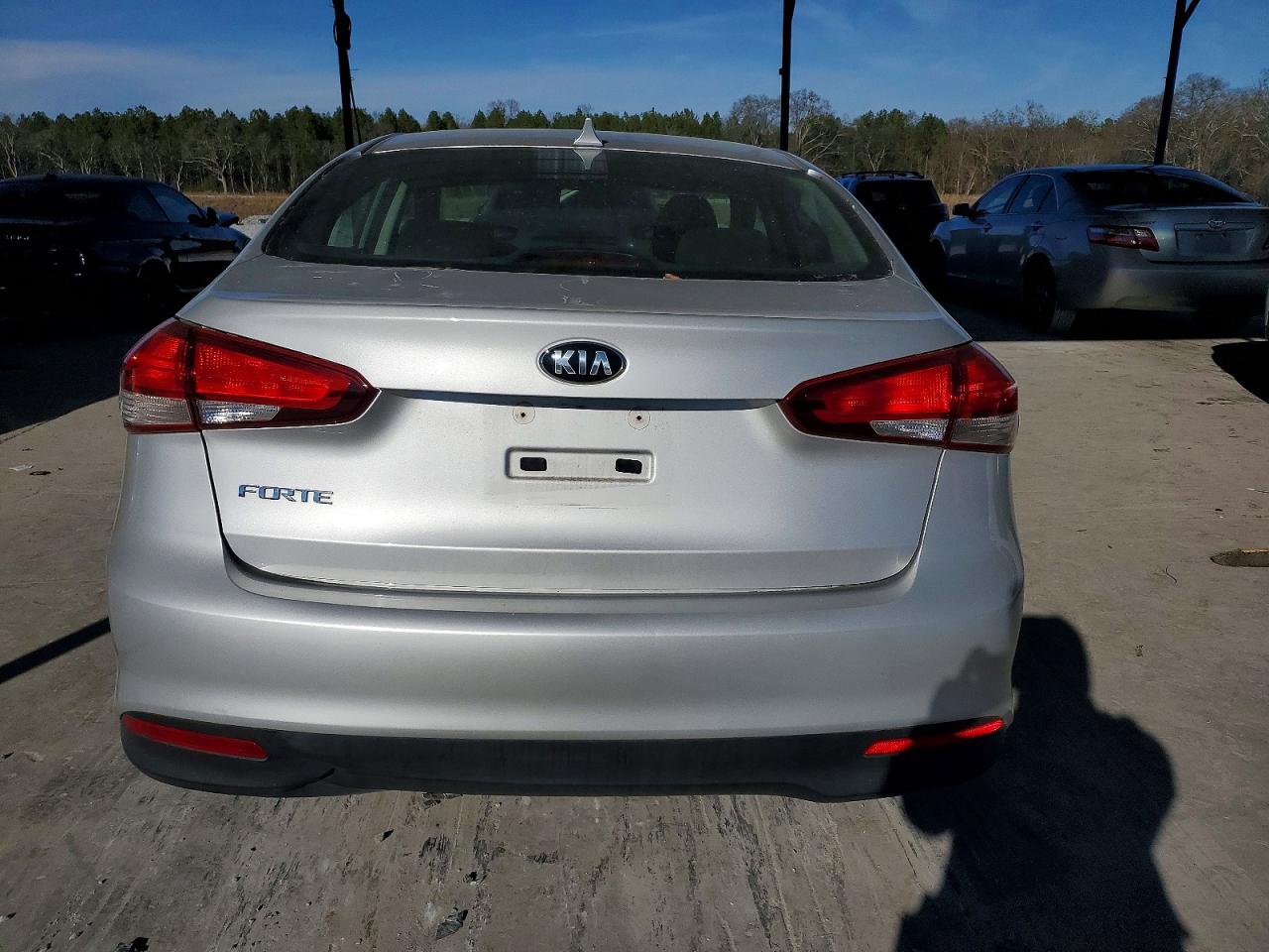 2017 KIA FORTE LX photo 16