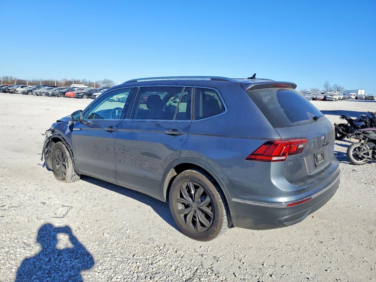 2024 VOLKSWAGEN TIGUAN SE photo 2
