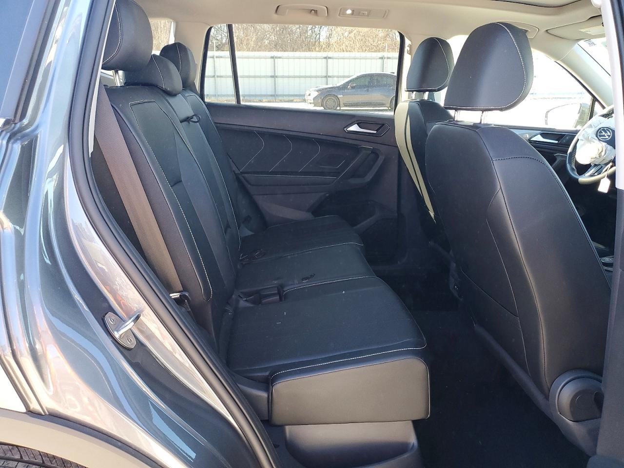 2024 VOLKSWAGEN TIGUAN SE photo 11