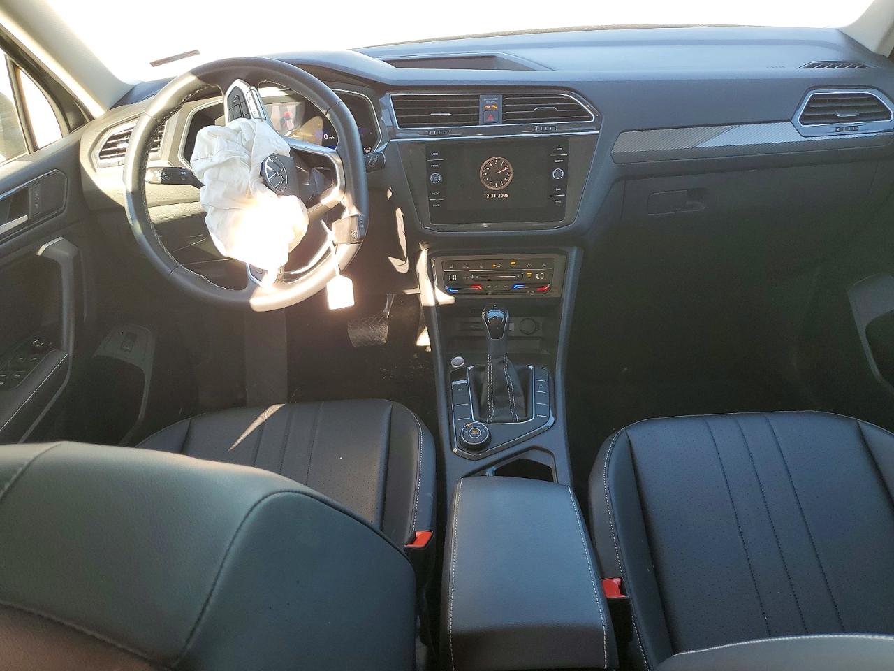 2024 VOLKSWAGEN TIGUAN SE photo 8