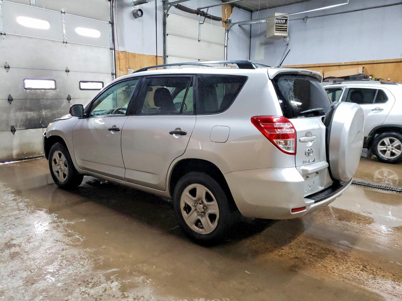 2012 TOYOTA RAV4 photo 2