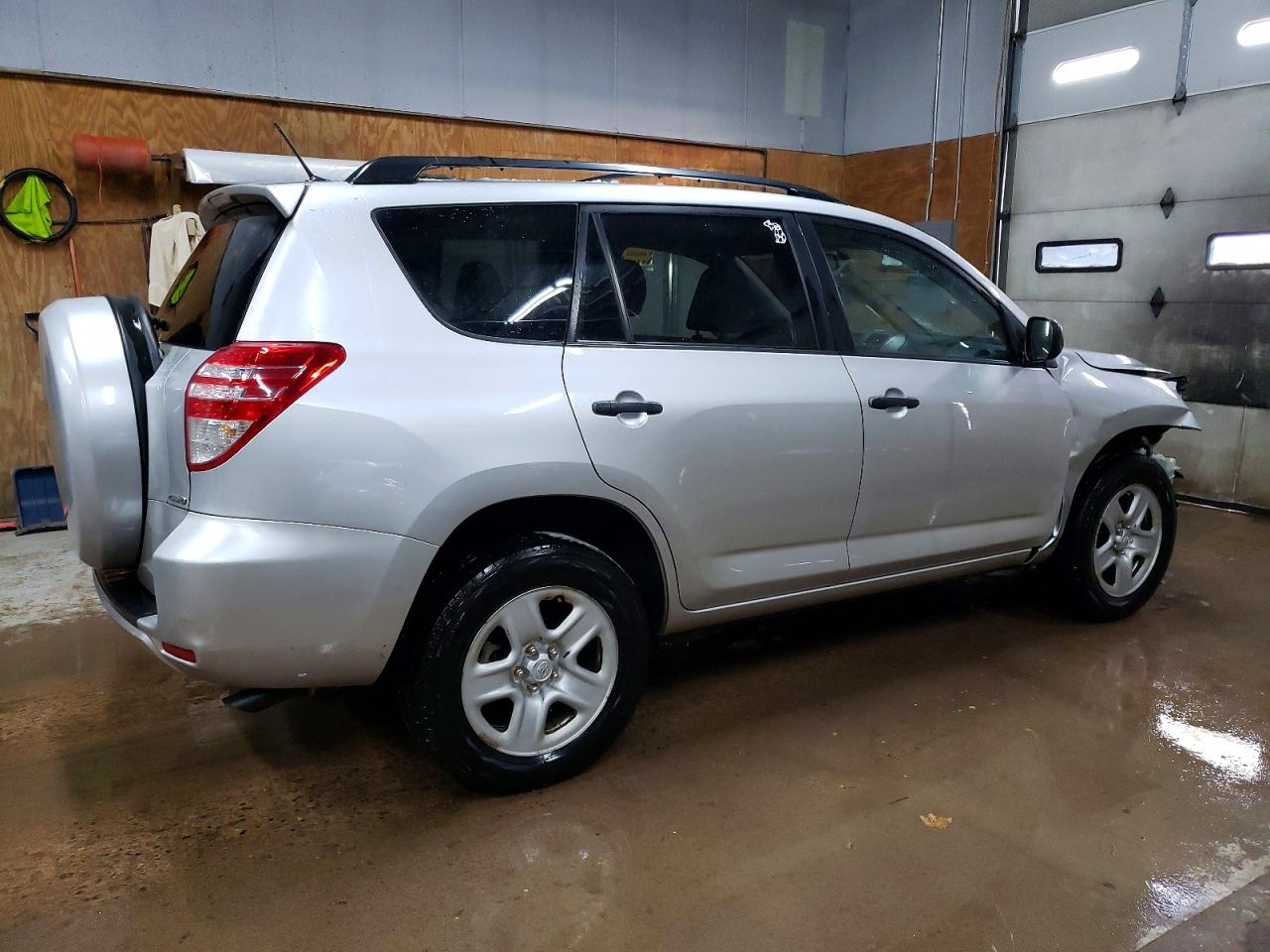 2012 TOYOTA RAV4 photo 3