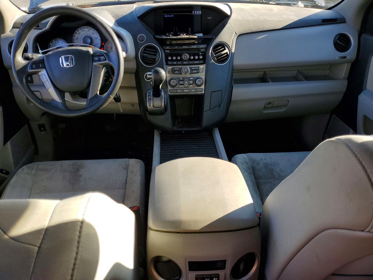 2015 HONDA PILOT LX photo 8