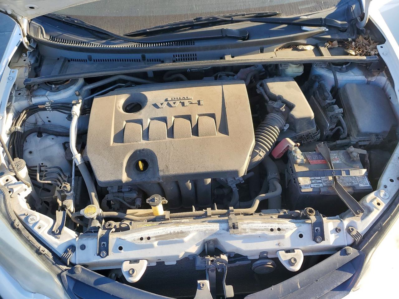 2015 TOYOTA COROLLA LE photo 11