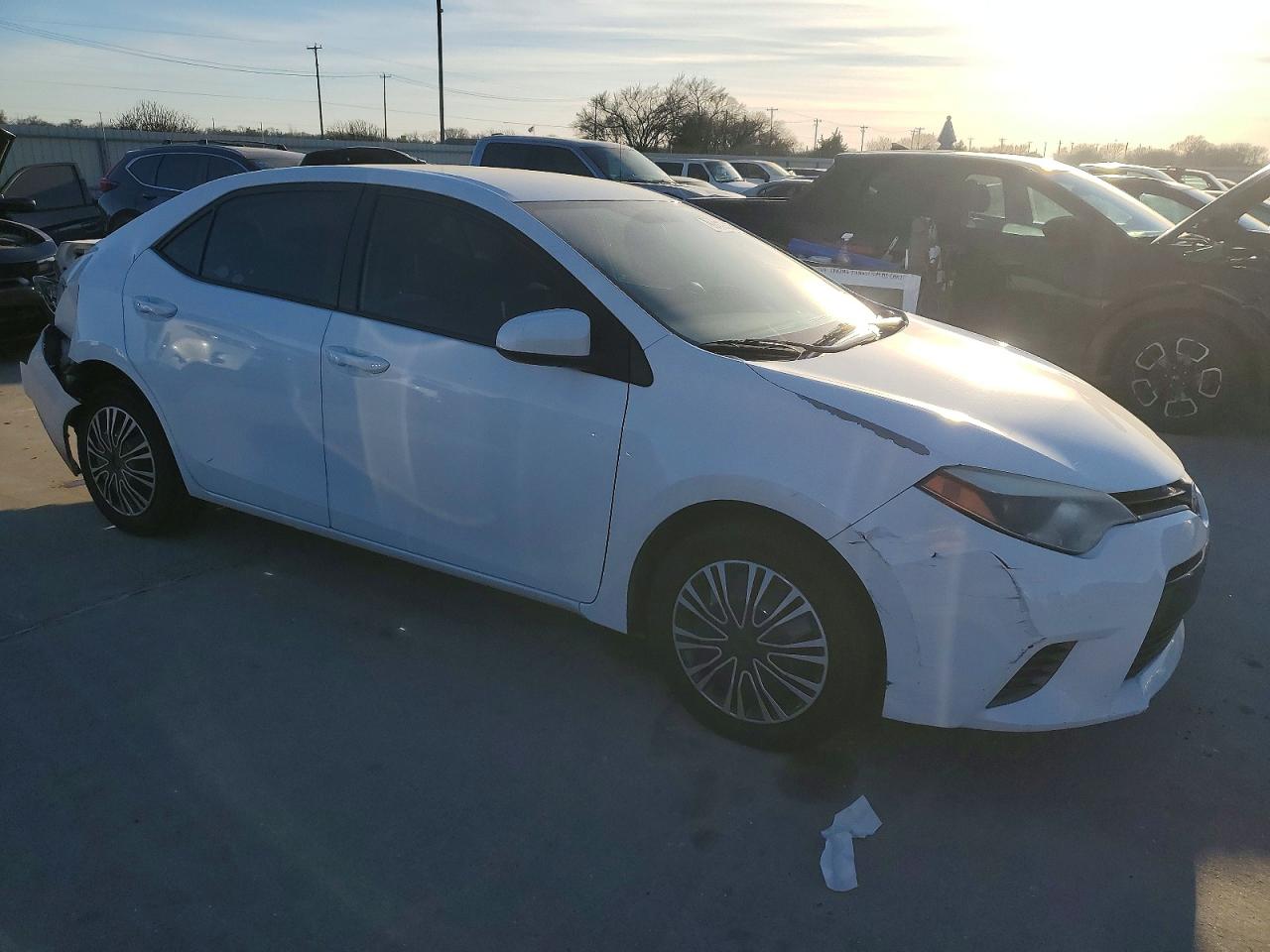 2015 TOYOTA COROLLA LE photo 4
