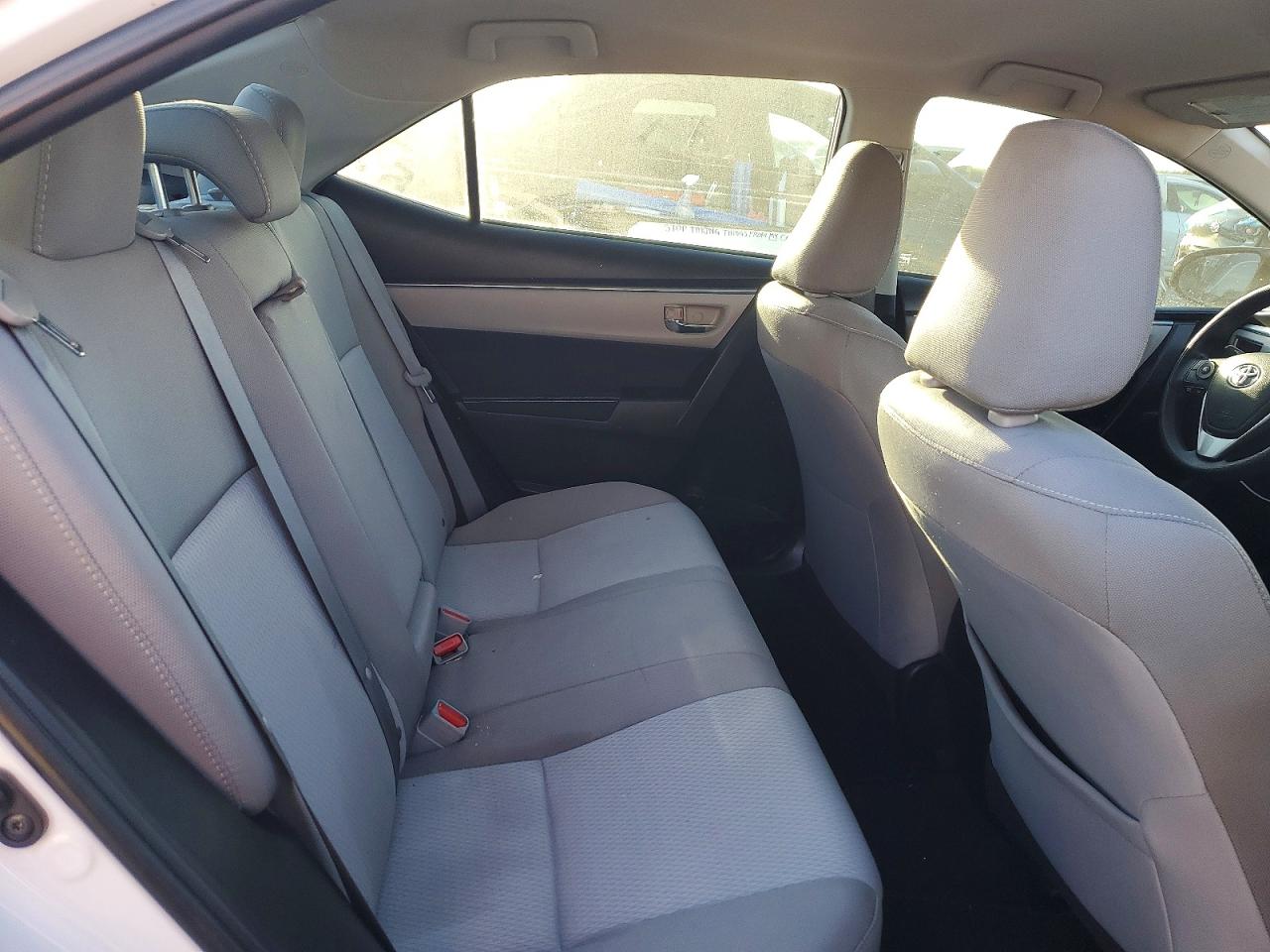 2015 TOYOTA COROLLA LE photo 10