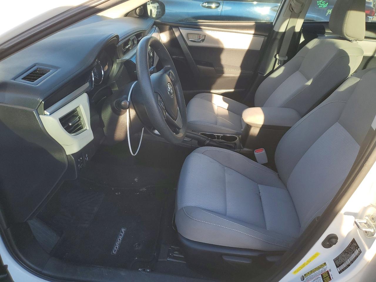 2015 TOYOTA COROLLA LE photo 7