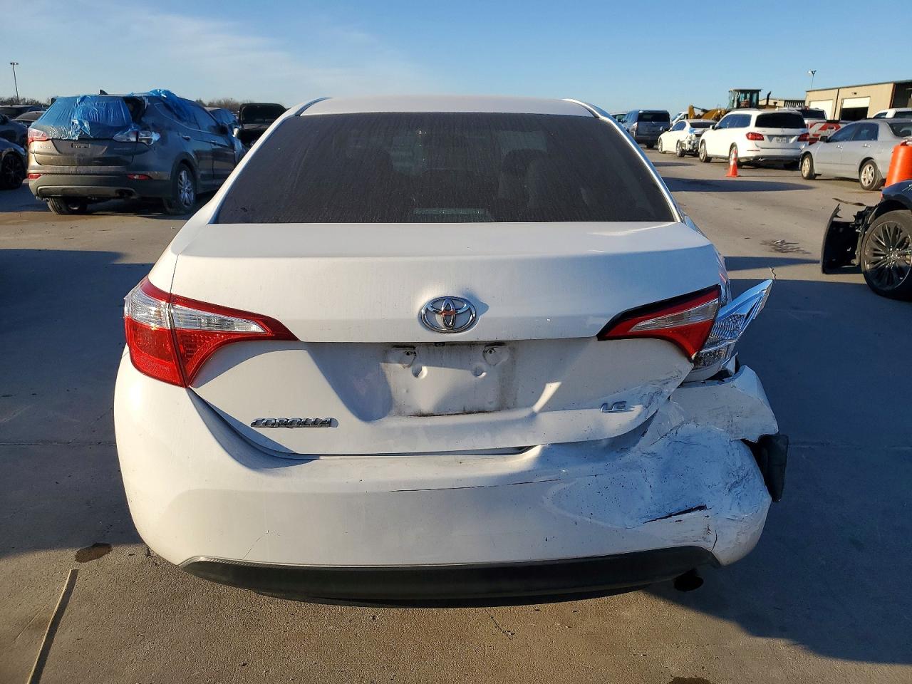 2015 TOYOTA COROLLA LE photo 6