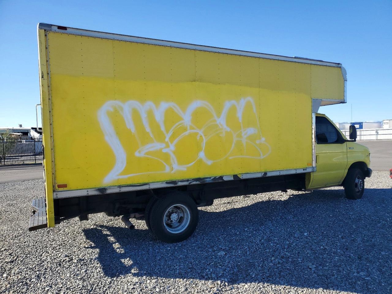 1997 FORD E350 BOX TRUCK photo 3