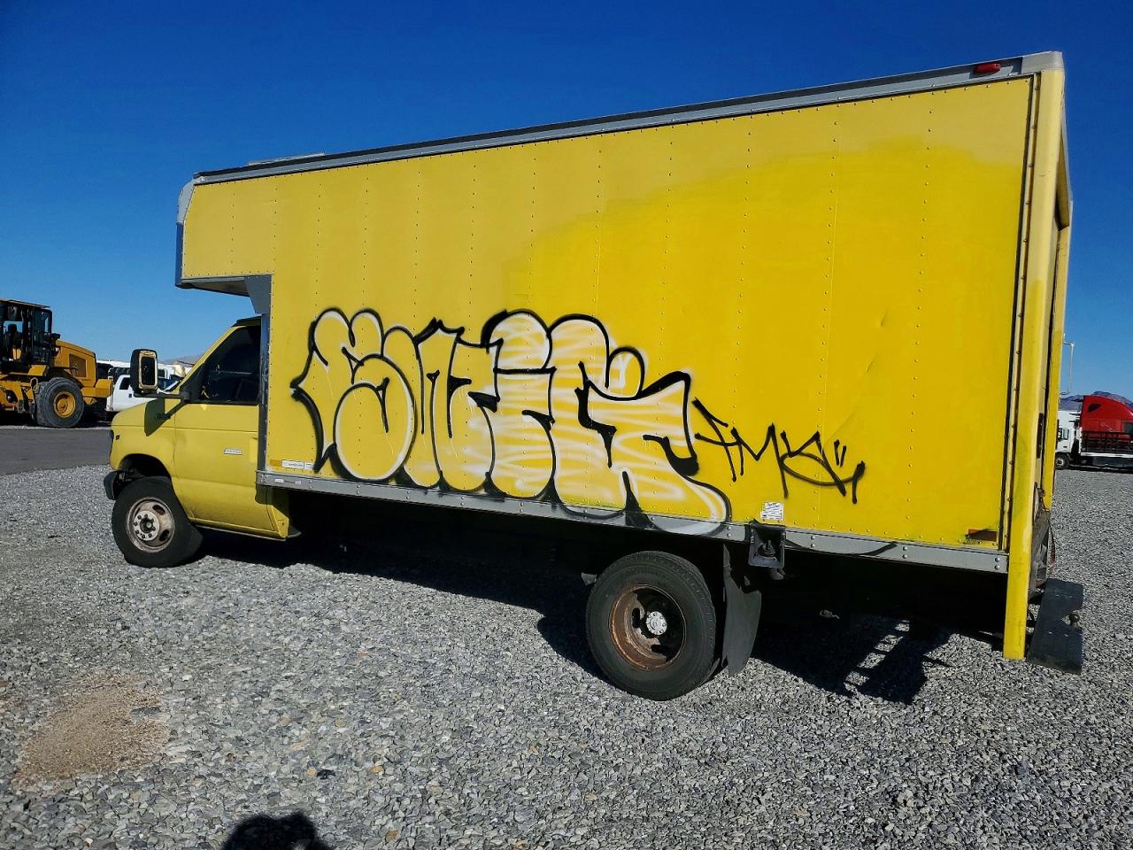 1997 FORD E350 BOX TRUCK photo 2