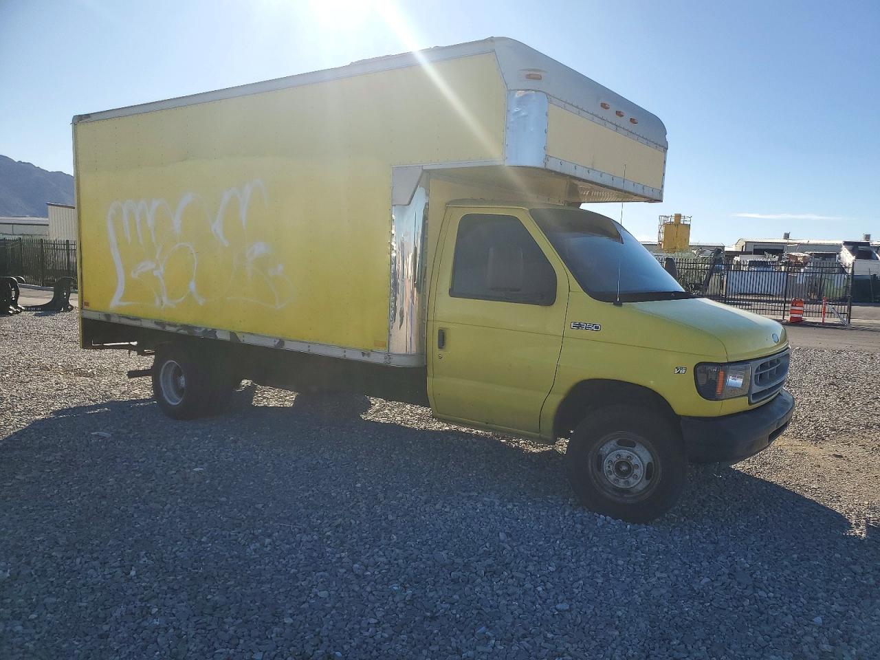 1997 FORD E350 BOX TRUCK photo 4