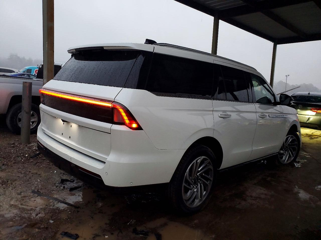 2025 LINCOLN NAVIGATOR RESERVE photo 5