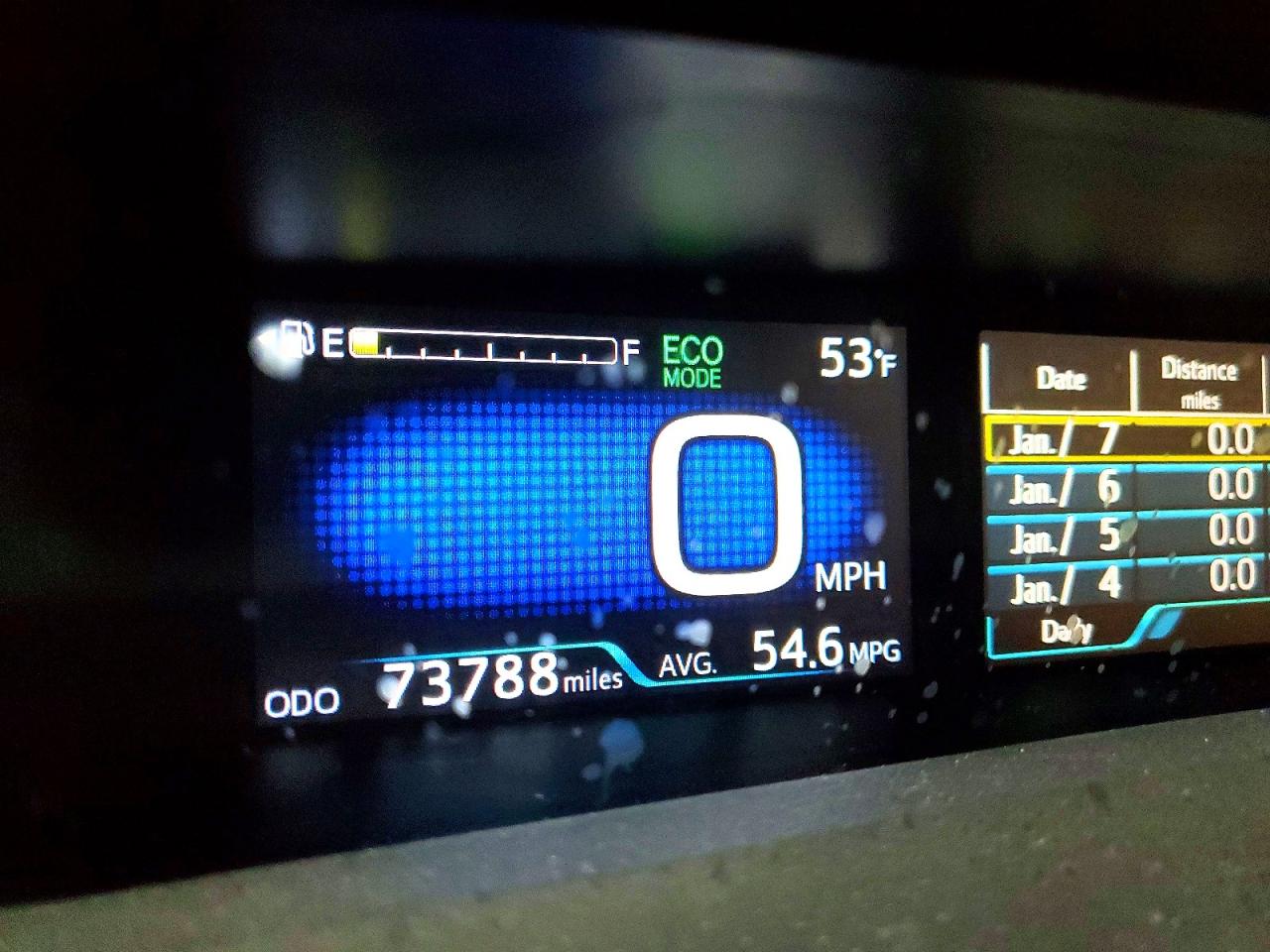 2016 TOYOTA PRIUS photo 9