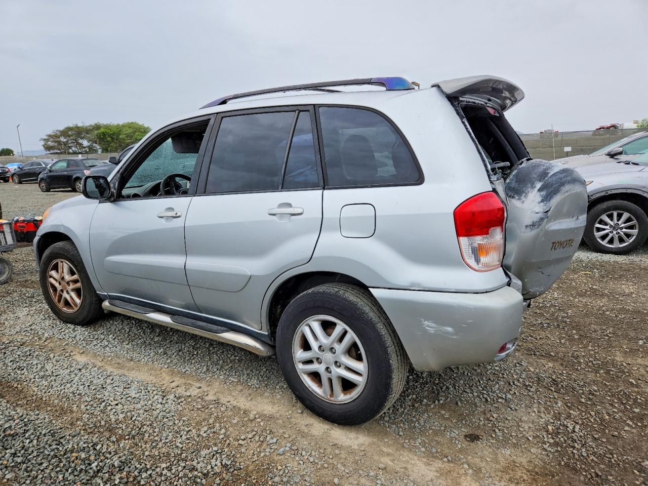 2003 TOYOTA RAV4 photo 2
