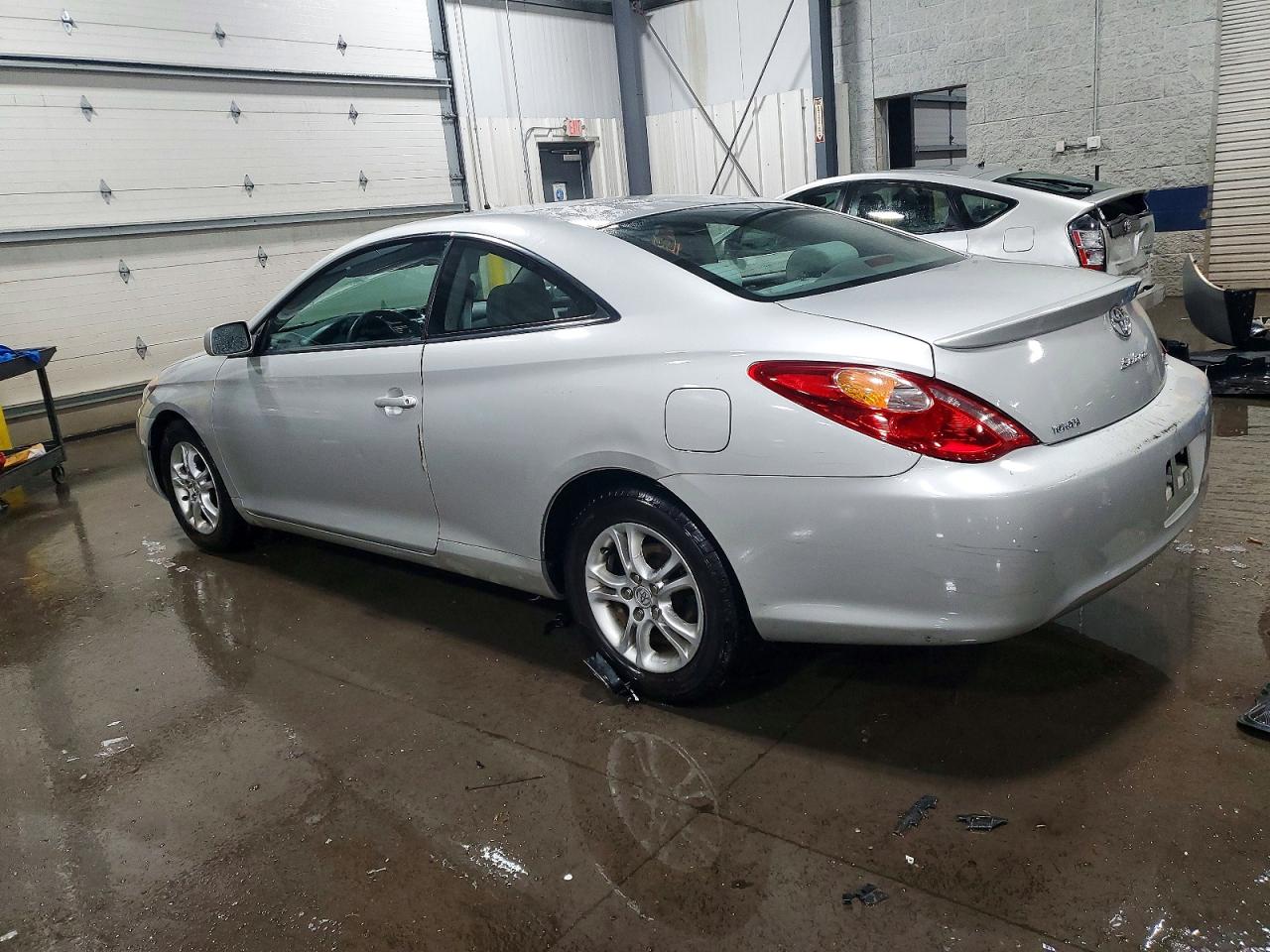 2006 TOYOTA CAMRY SOLARA SE photo 2