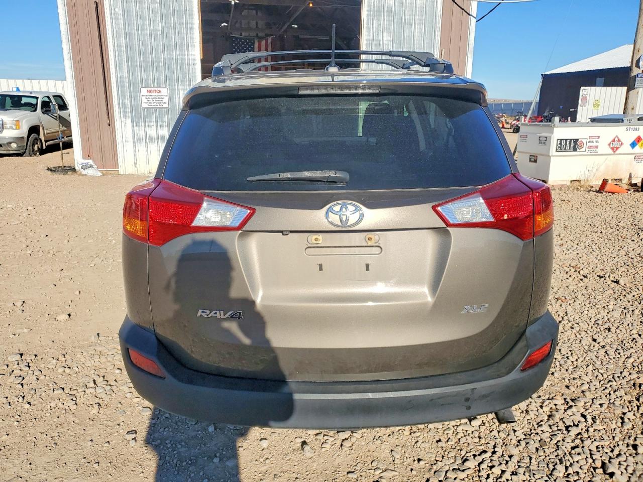 2015 TOYOTA RAV4 XLE photo 6