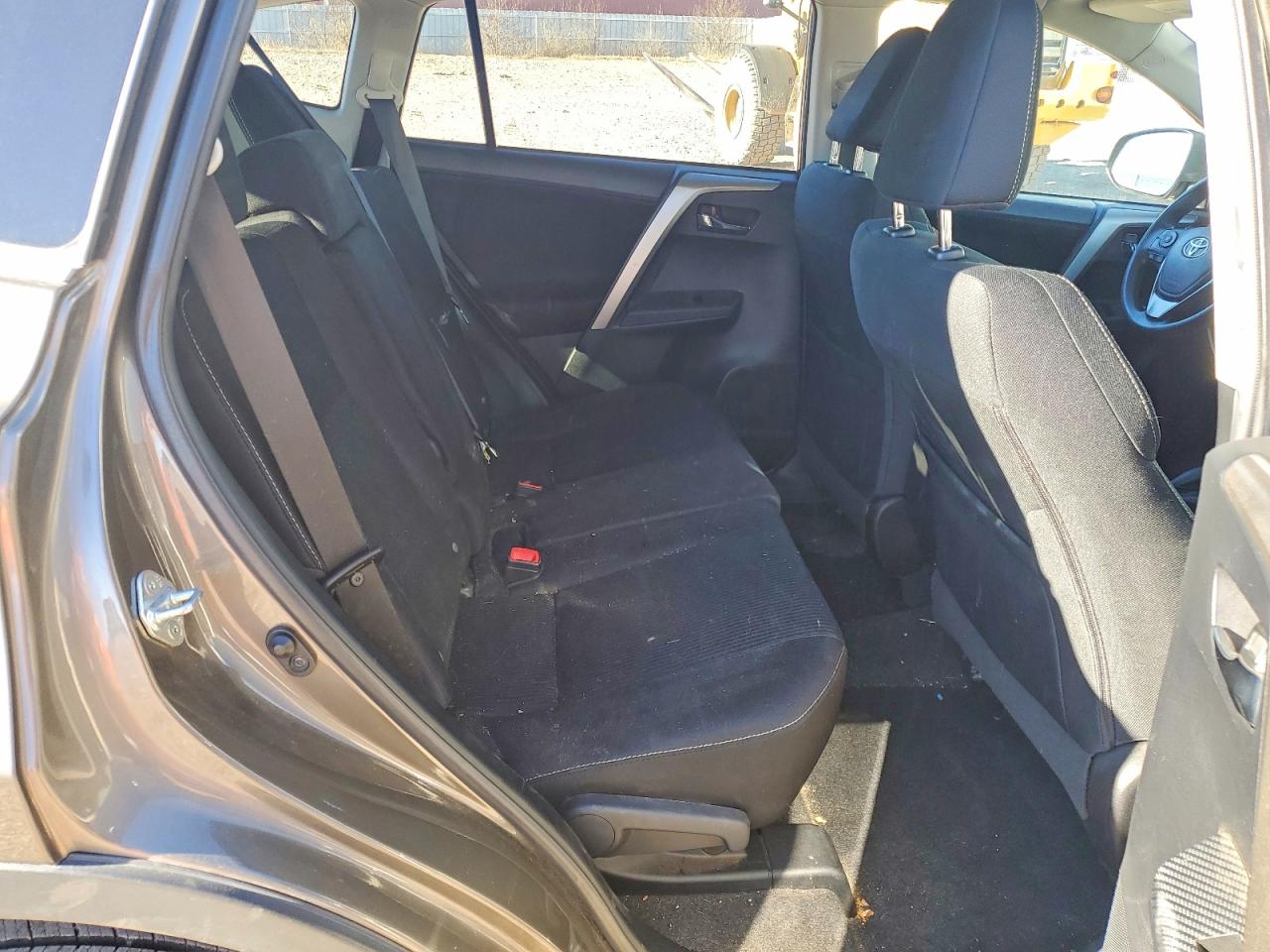 2015 TOYOTA RAV4 XLE photo 10