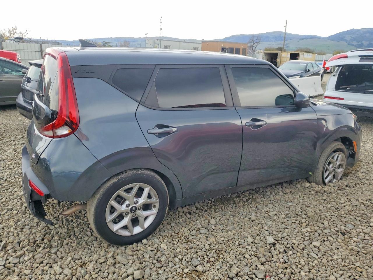 2021 KIA SOUL LX photo 3