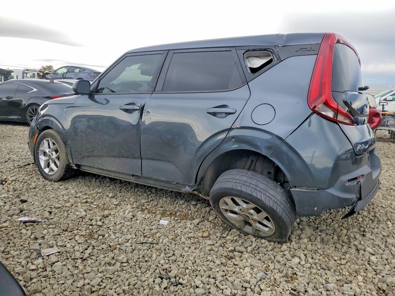 2021 KIA SOUL LX photo 2