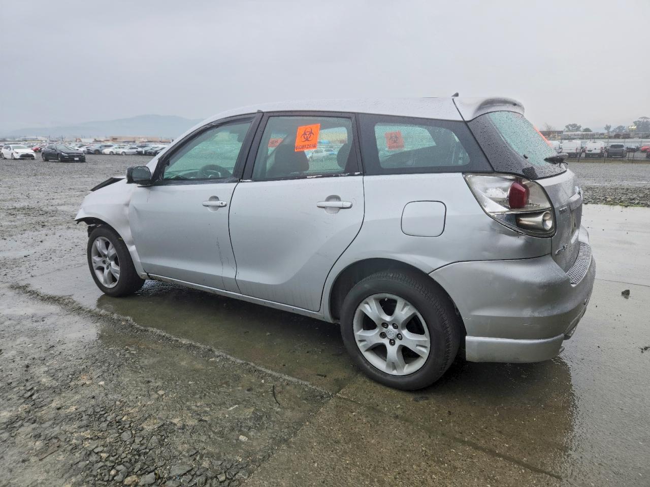 2005 TOYOTA COROLLA MATRIX BASE photo 2