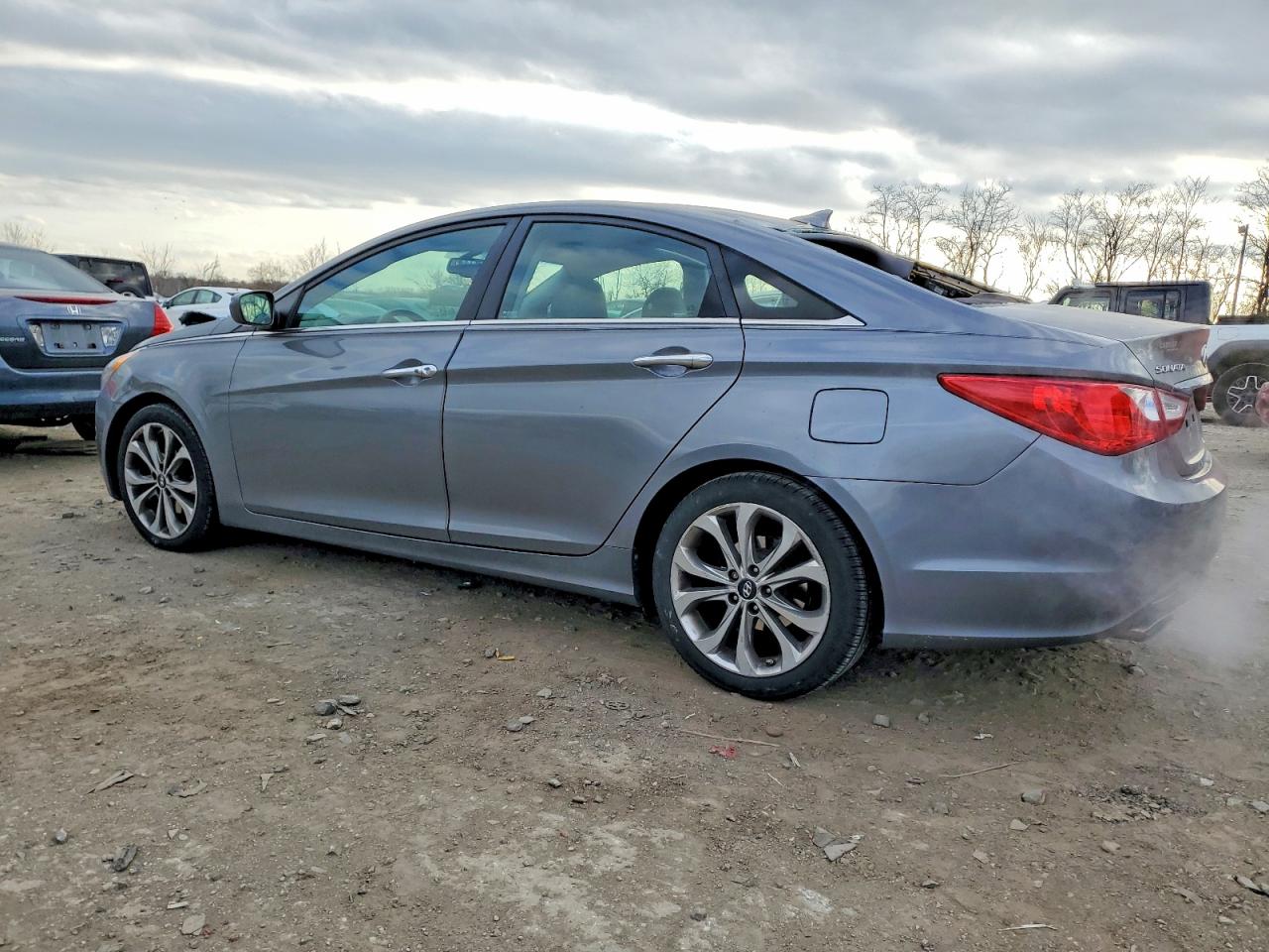 2013 HYUNDAI SONATA SE photo 2