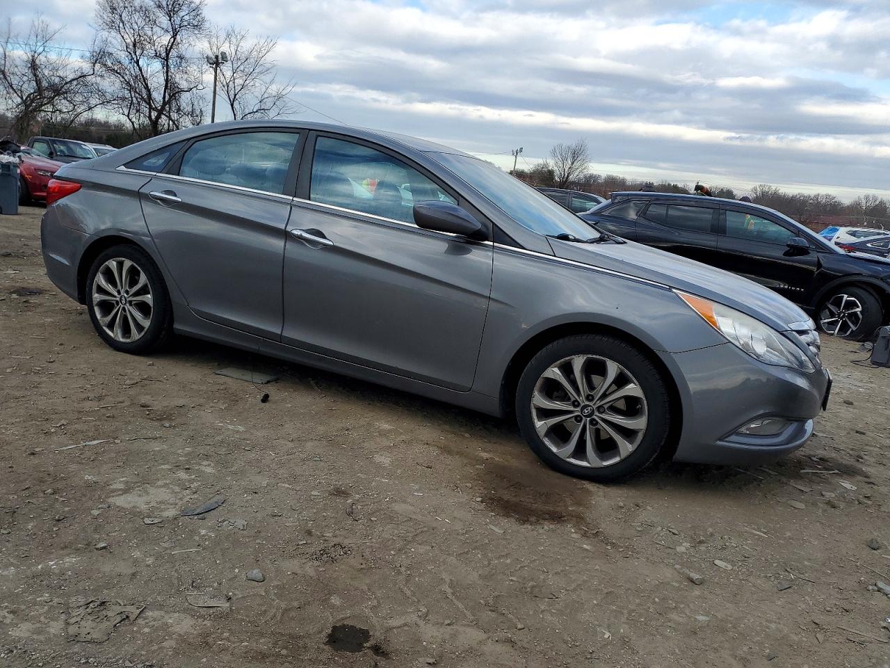2013 HYUNDAI SONATA SE photo 4