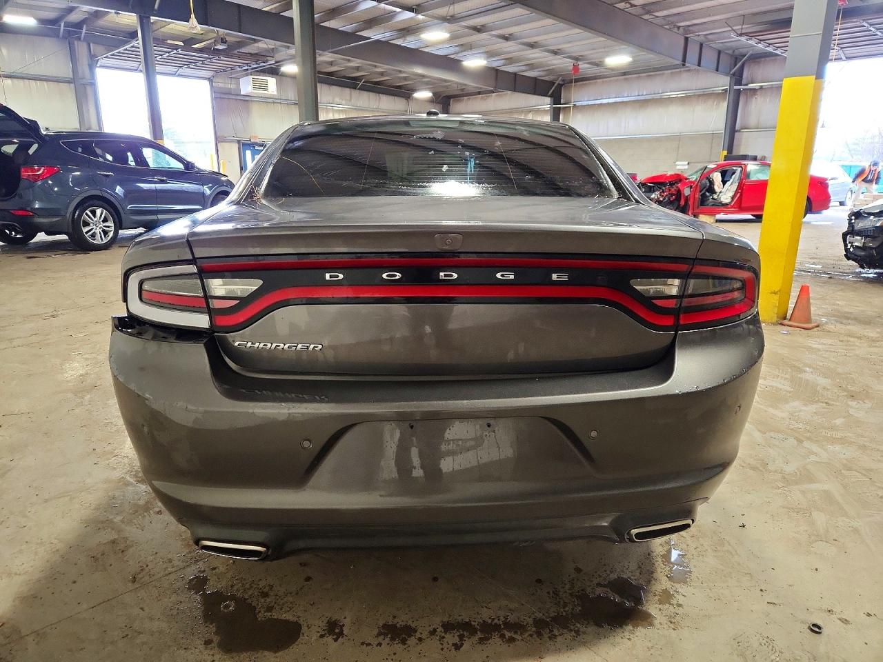 2020 DODGE CHARGER SXT photo 6