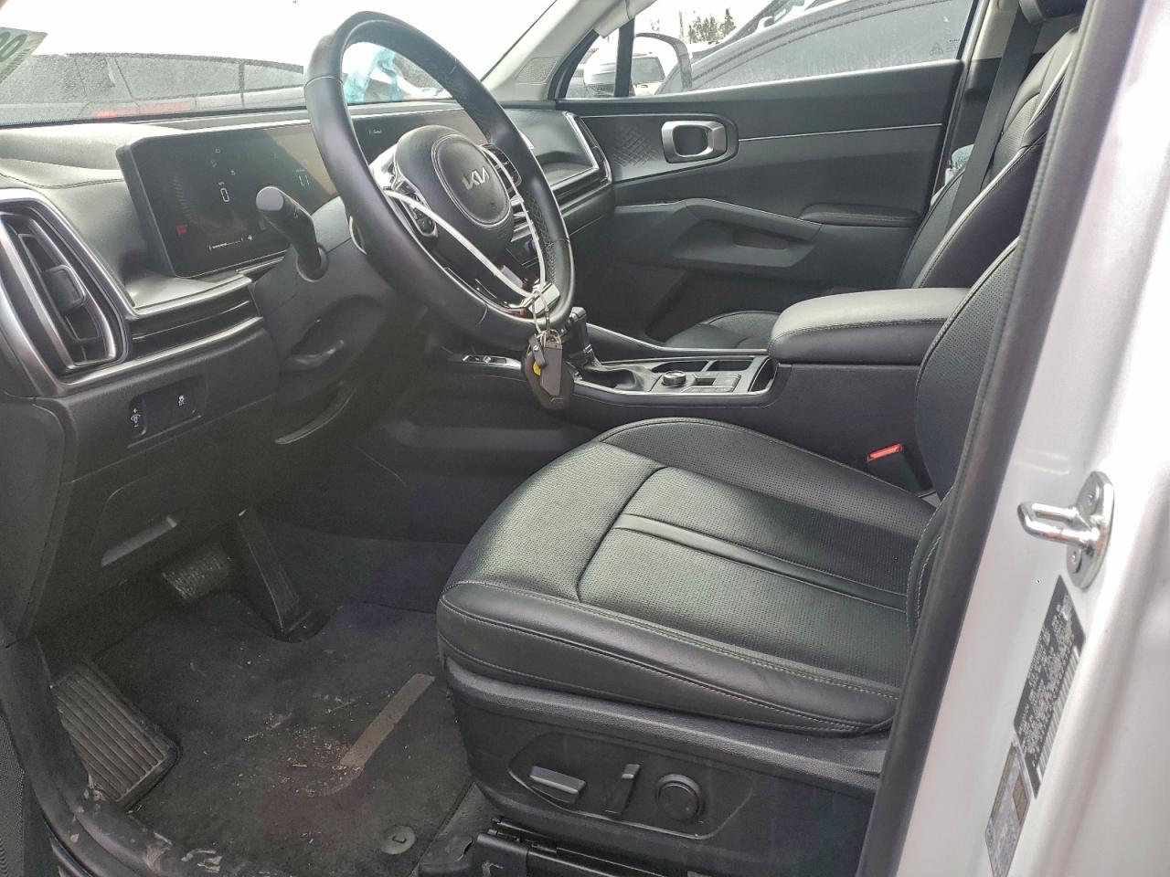 2024 KIA SORENTO S photo 7