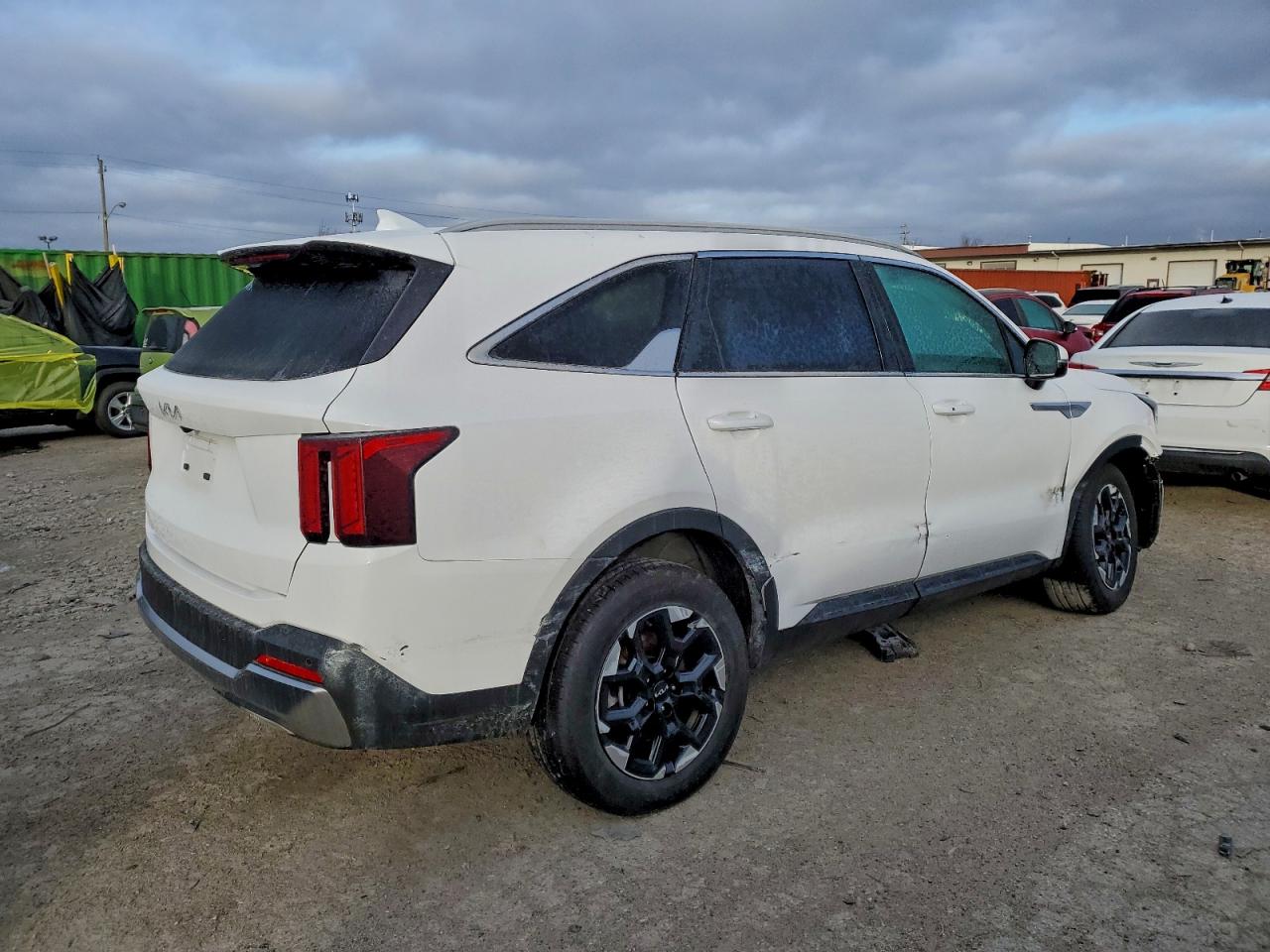 2024 KIA SORENTO S photo 3