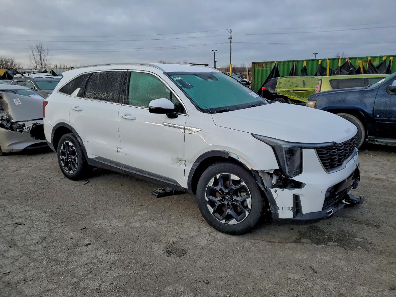 2024 KIA SORENTO S photo 4