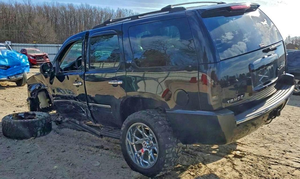 2011 CHEVROLET TAHOE K1500 LTZ photo 3