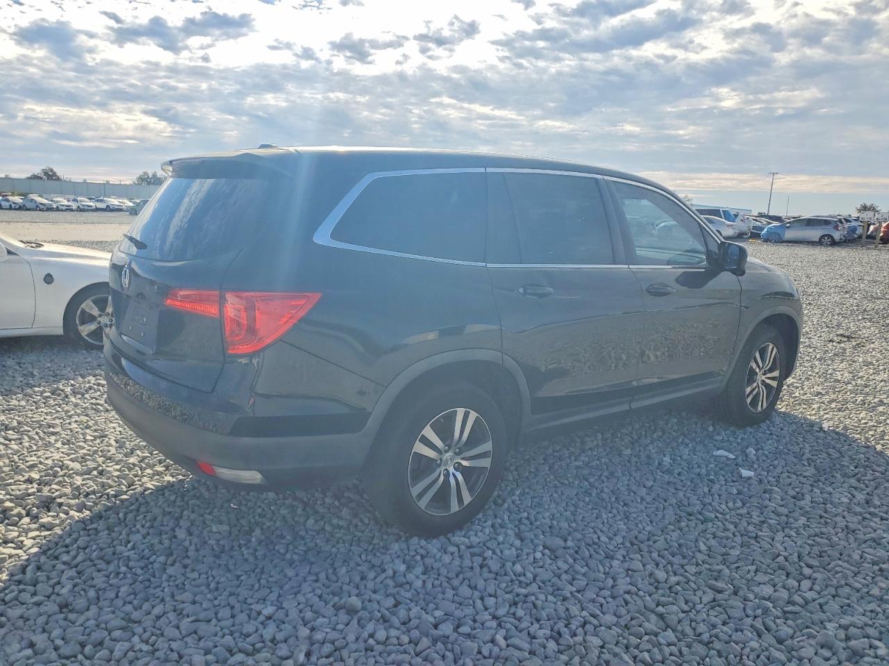 2016 HONDA PILOT EXL photo 3