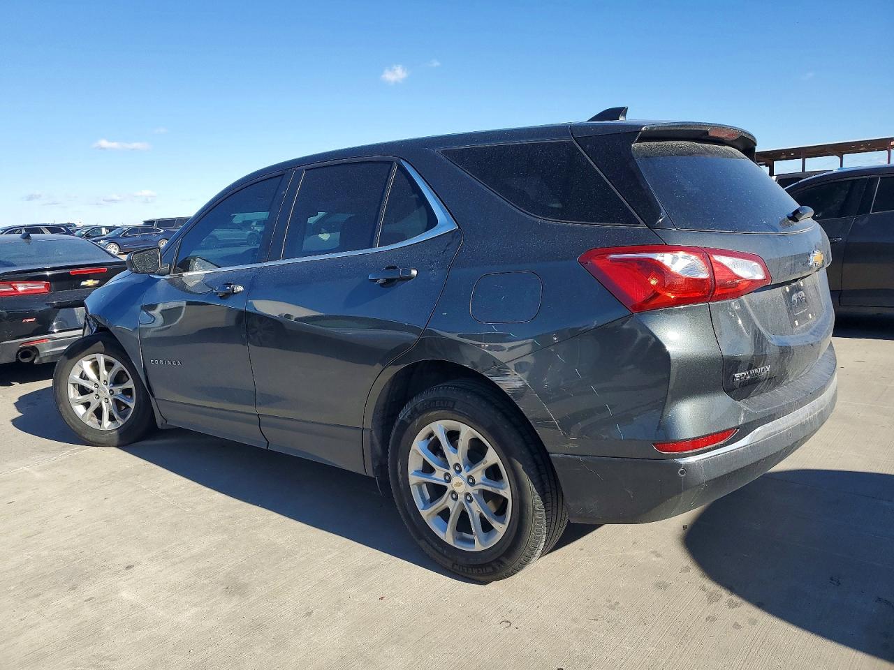 2021 CHEVROLET EQUINOX LT photo 2