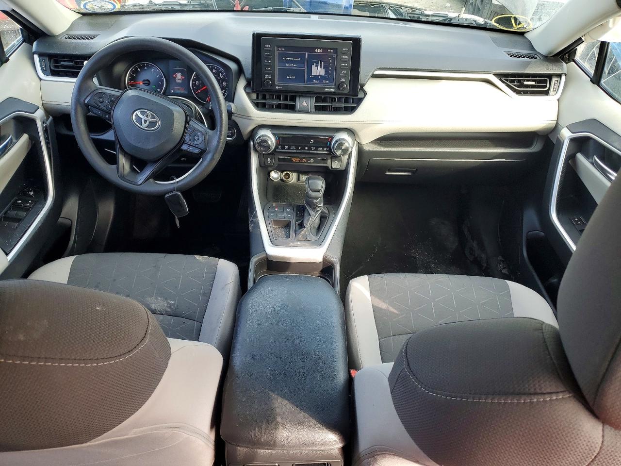 2021 TOYOTA RAV4 XLE photo 8