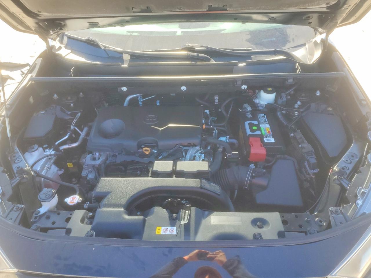 2021 TOYOTA RAV4 XLE photo 12