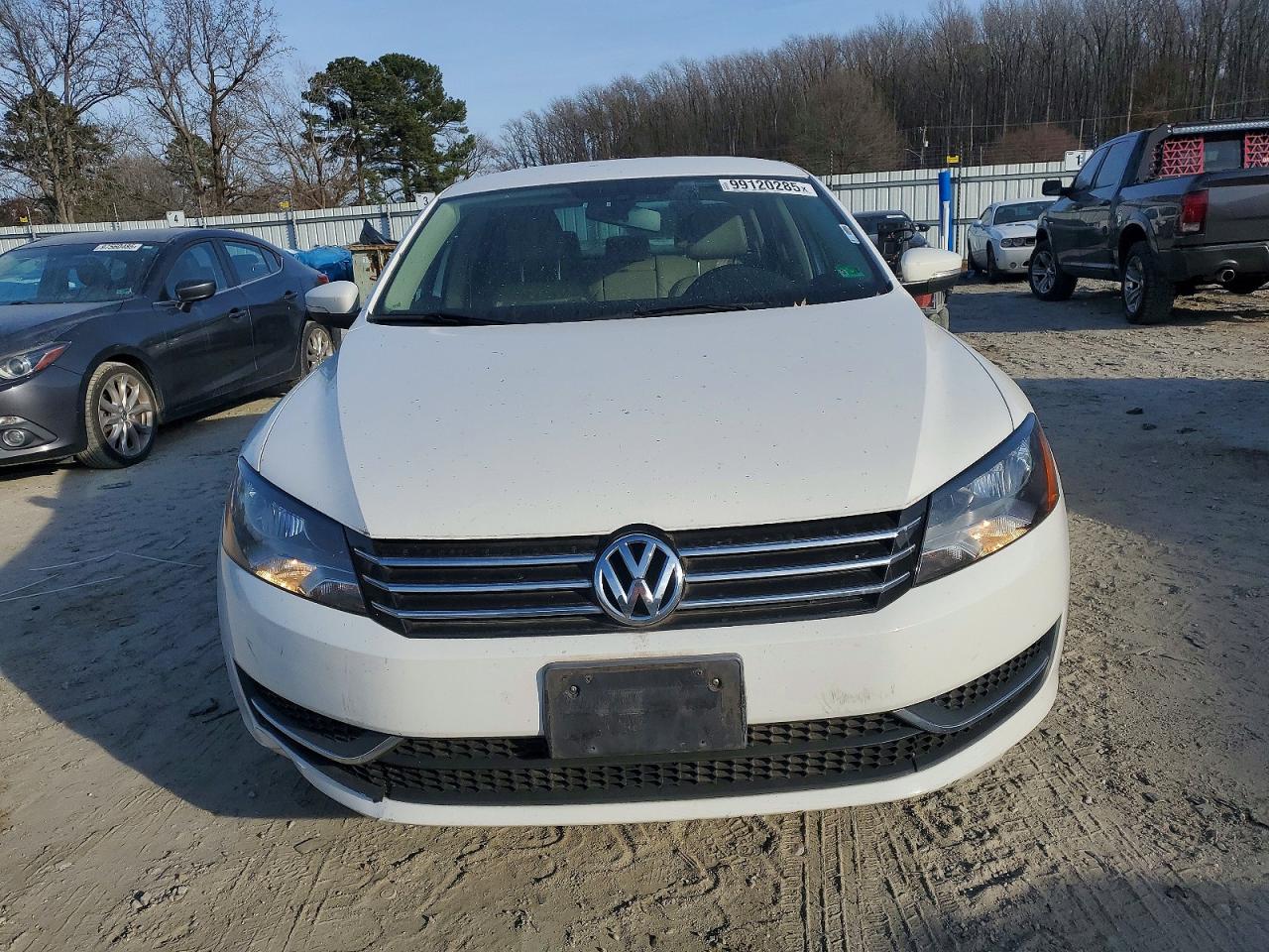 2014 VOLKSWAGEN PASSAT S photo 5