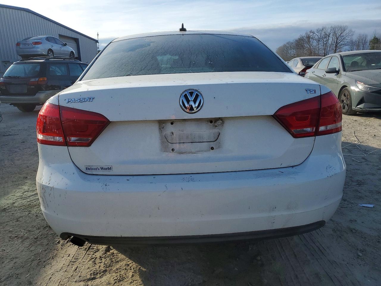 2014 VOLKSWAGEN PASSAT S photo 6