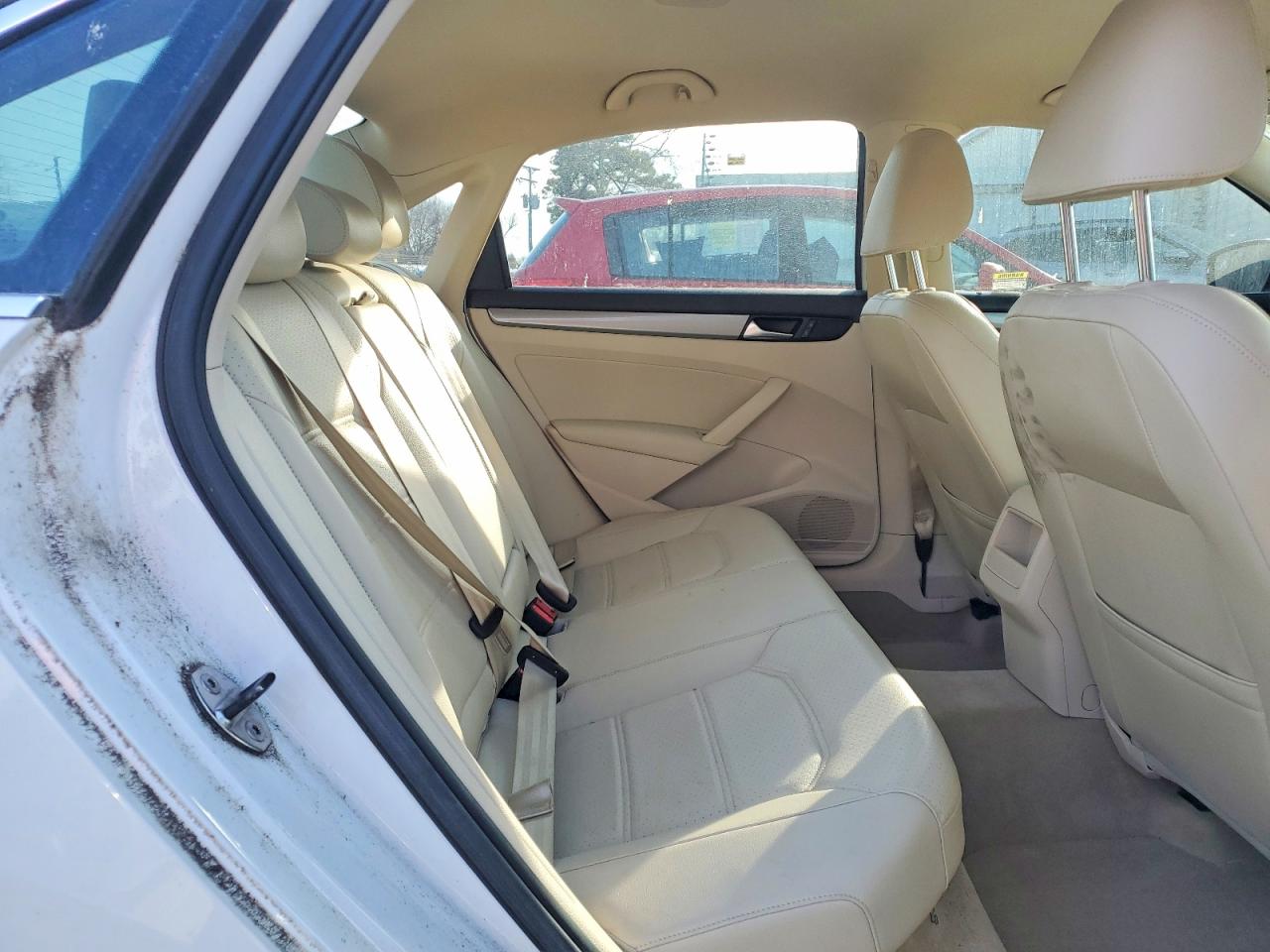 2014 VOLKSWAGEN PASSAT S photo 10