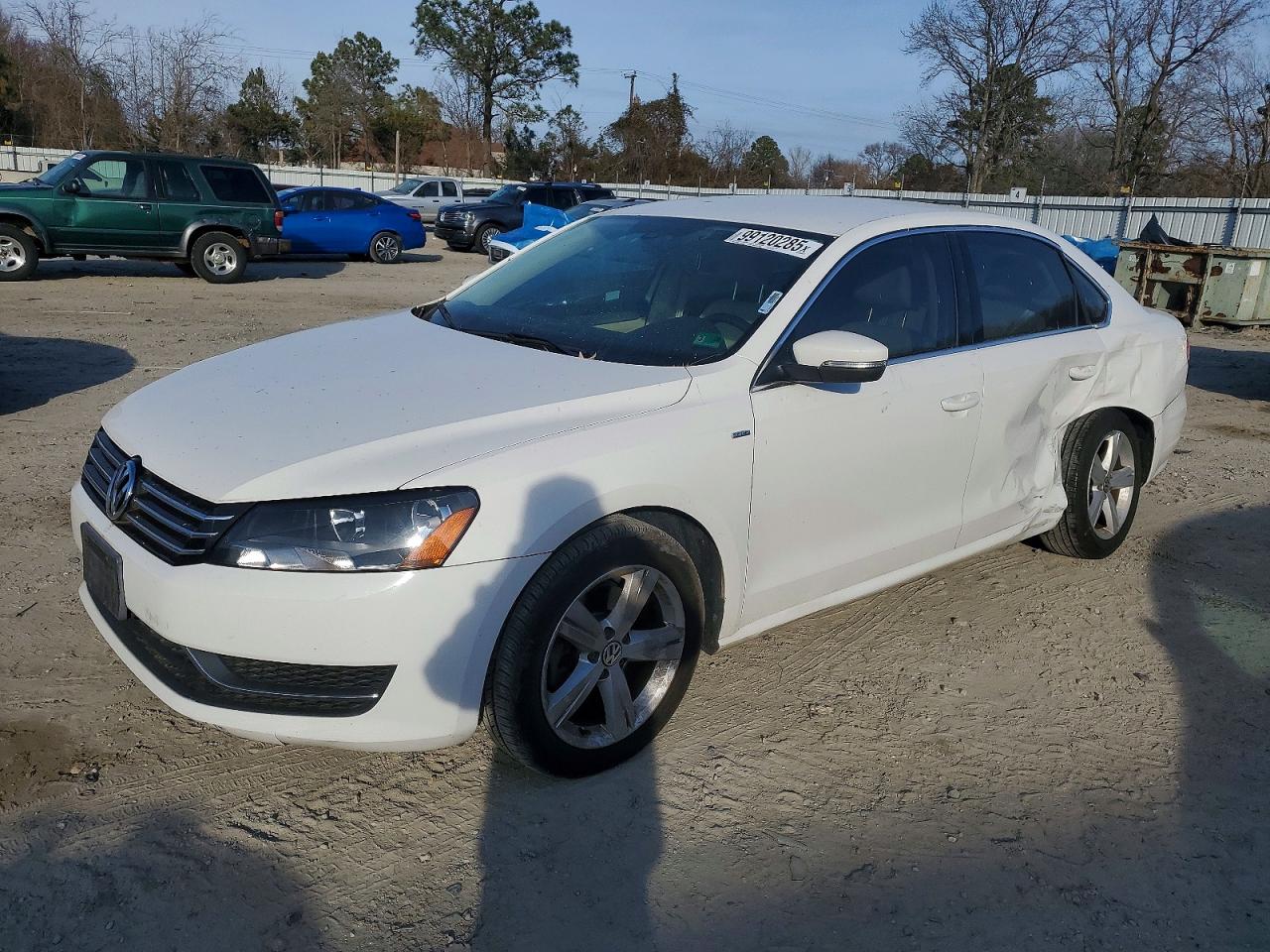 2014 VOLKSWAGEN PASSAT